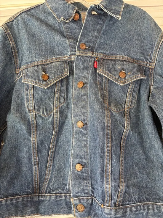 Vintage Levi's Dark Blue Men's Denim Jacket - Classic Trucker - Picture 3 of 4